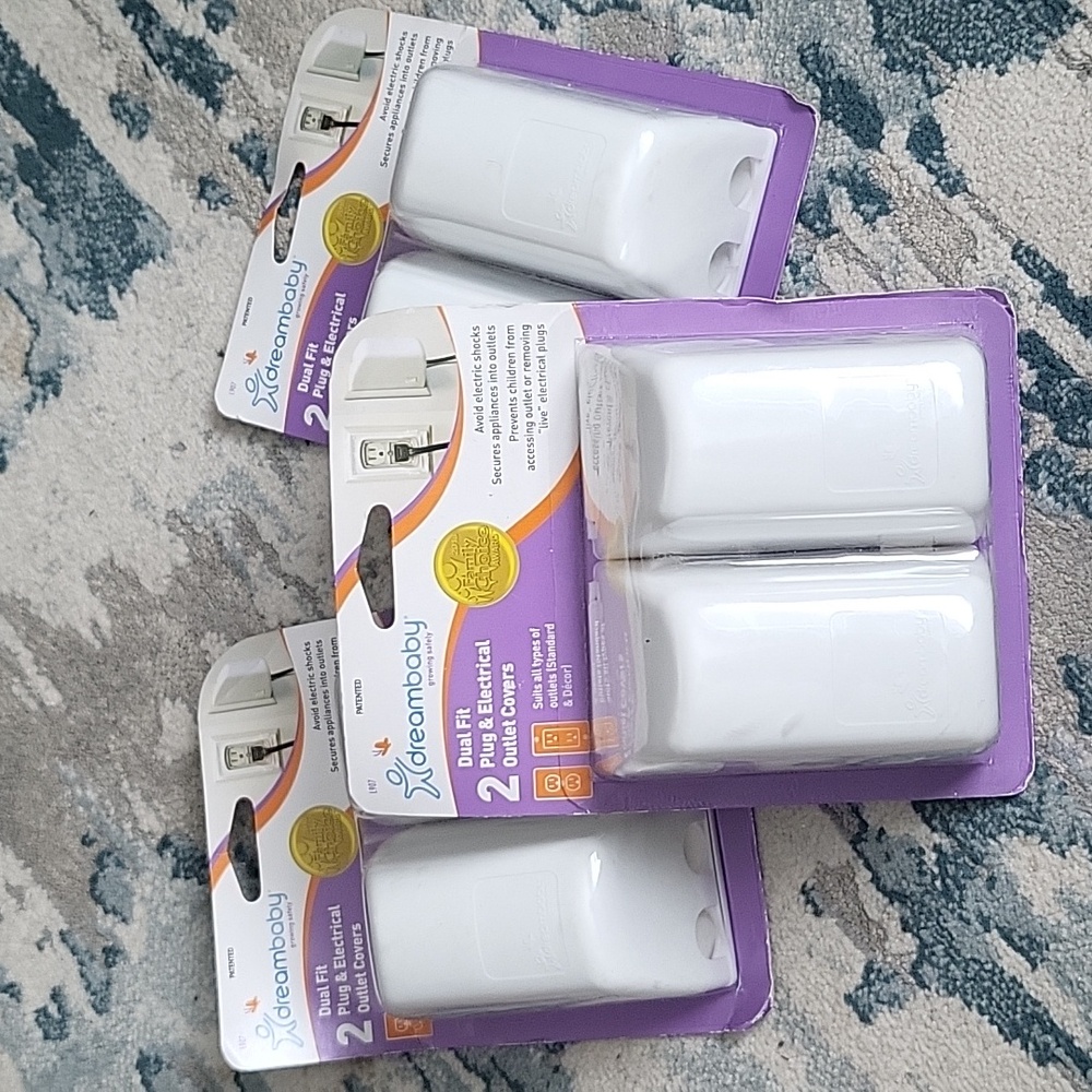 6 Dreambaby Plug and Outlet Covers